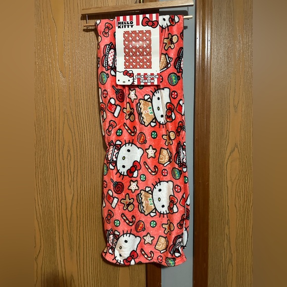 Hello Kitty Christmas gingerbread silk touch blanket - Picture 1 of 3